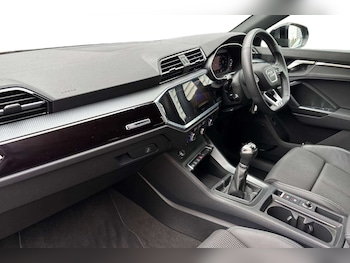 Used Audi Q3 2023 for sale - 76242366: Photo 2