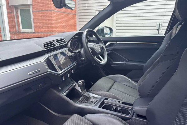 Used Audi Q3 2023 for sale - 75535261: Photo 2