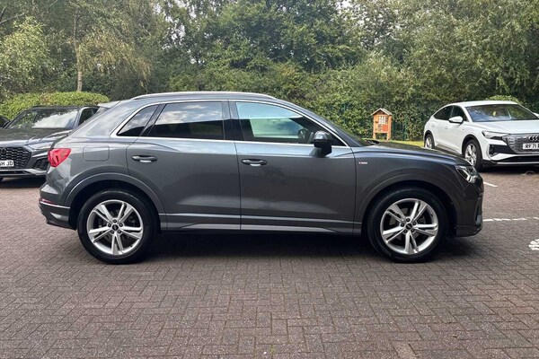Used Audi Q3 2023 for sale - 75535261: Photo 4