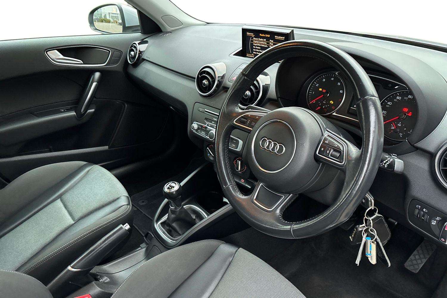 Used Audi A1 2017 for sale - 77068671: Photo 6