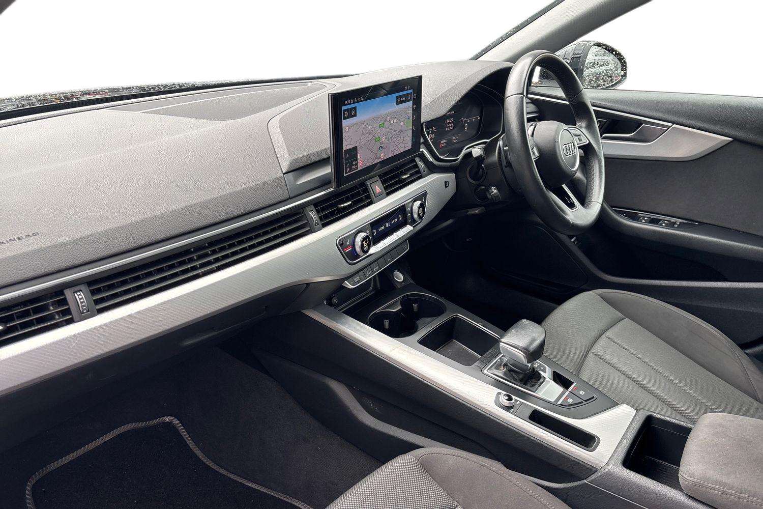 Used Audi A4 2021 for sale - 76242377: Photo 2