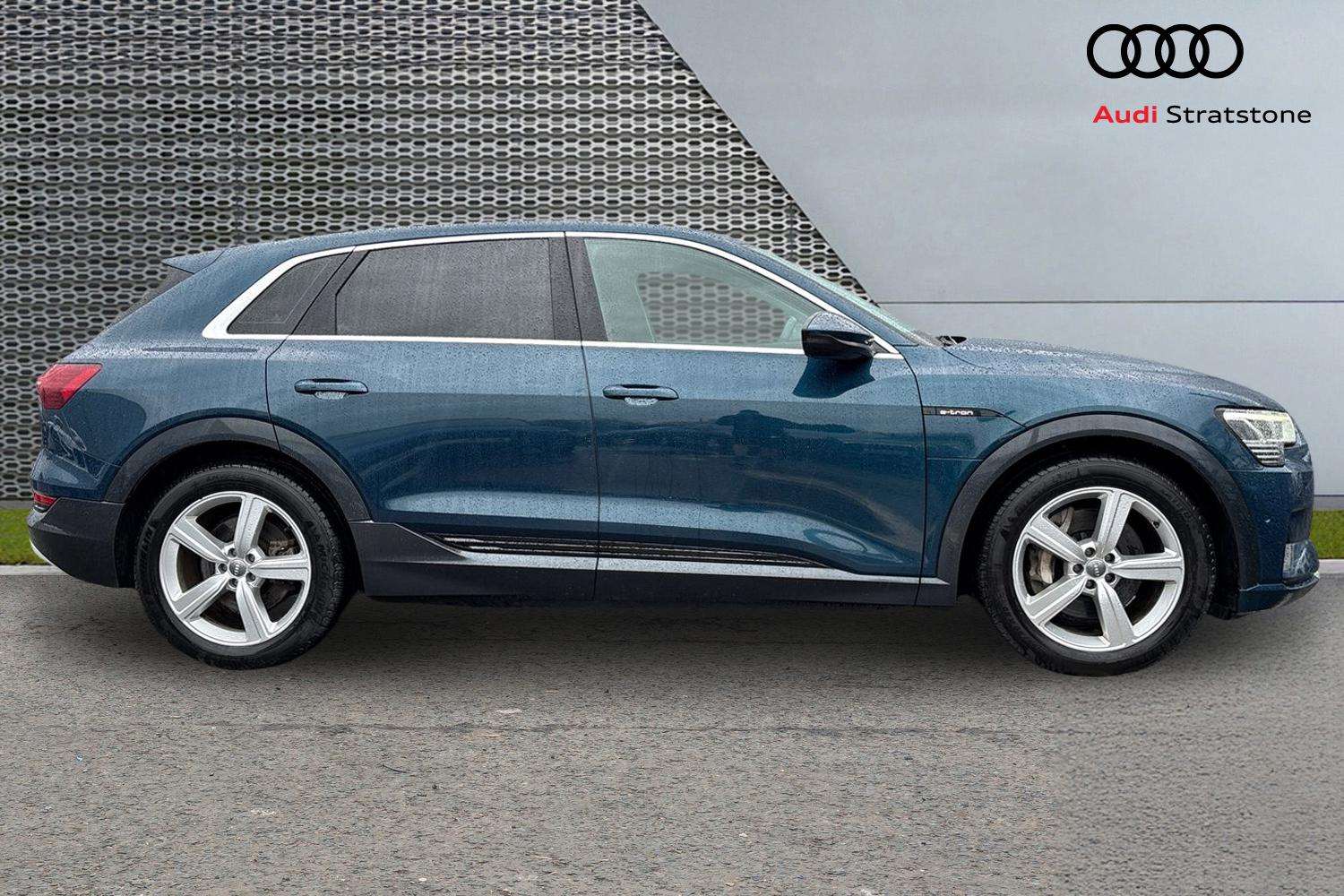 Used Audi e-tron 2020 for sale - 77686678: Photo 4