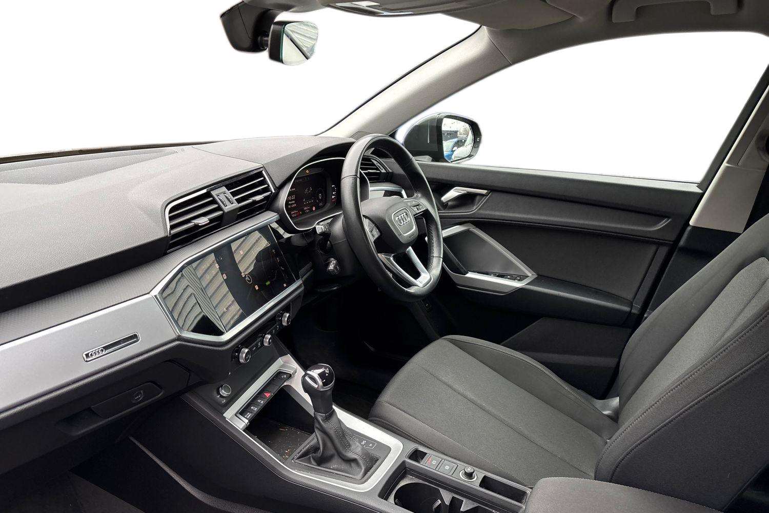 Used Audi Q3 2023 for sale - 77257373: Photo 2