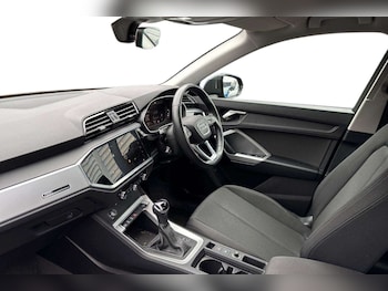 Used Audi Q3 2023 for sale - 77257373: Photo