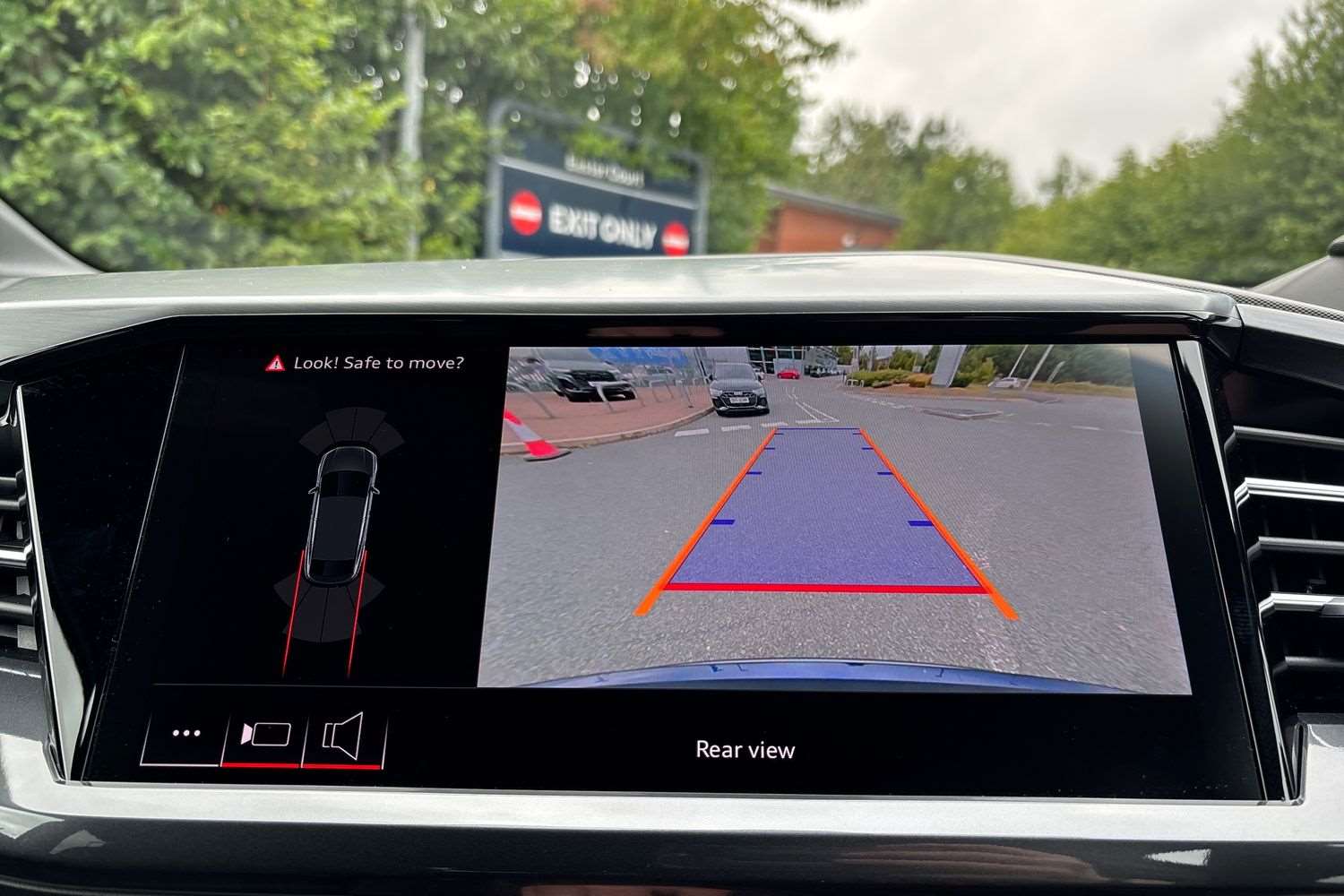 Used Audi Q4 e-tron 2025 for sale - 76435664: Photo 31