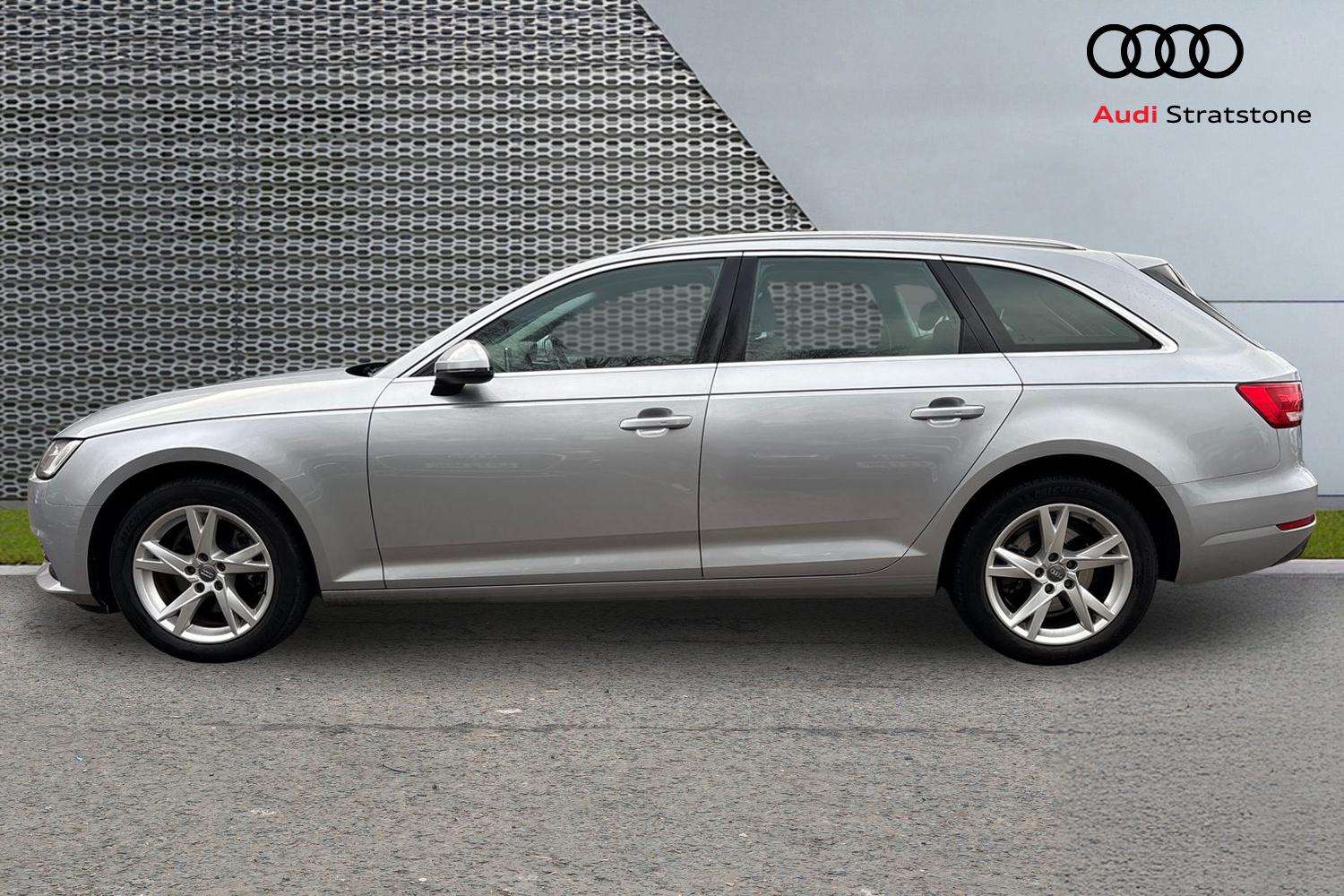 Used Audi A4 2018 for sale - 77373649: Photo 8