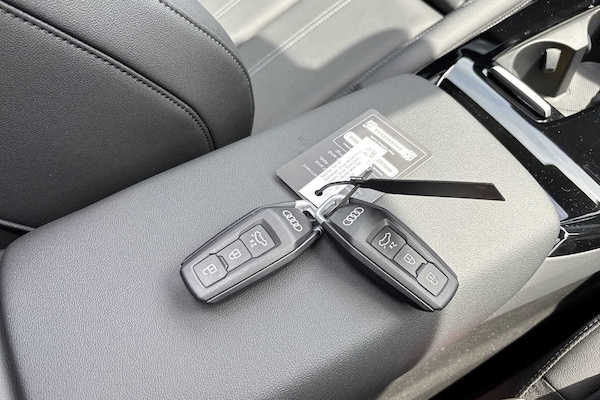 Used Audi Q6 e-tron 2025 for sale - 75699547: Photo 15
