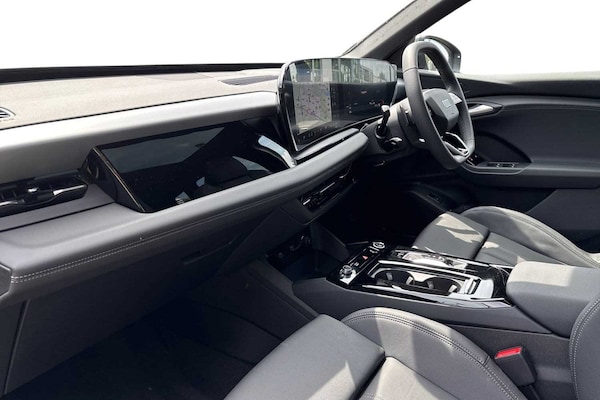 Used Audi Q6 e-tron 2025 for sale - 75699547: Photo 2