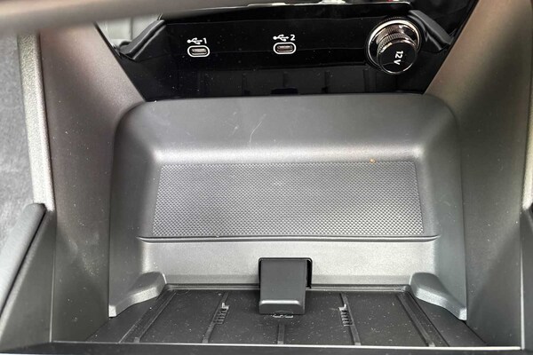 Used Audi Q6 e-tron 2025 for sale - 75699547: Photo 32