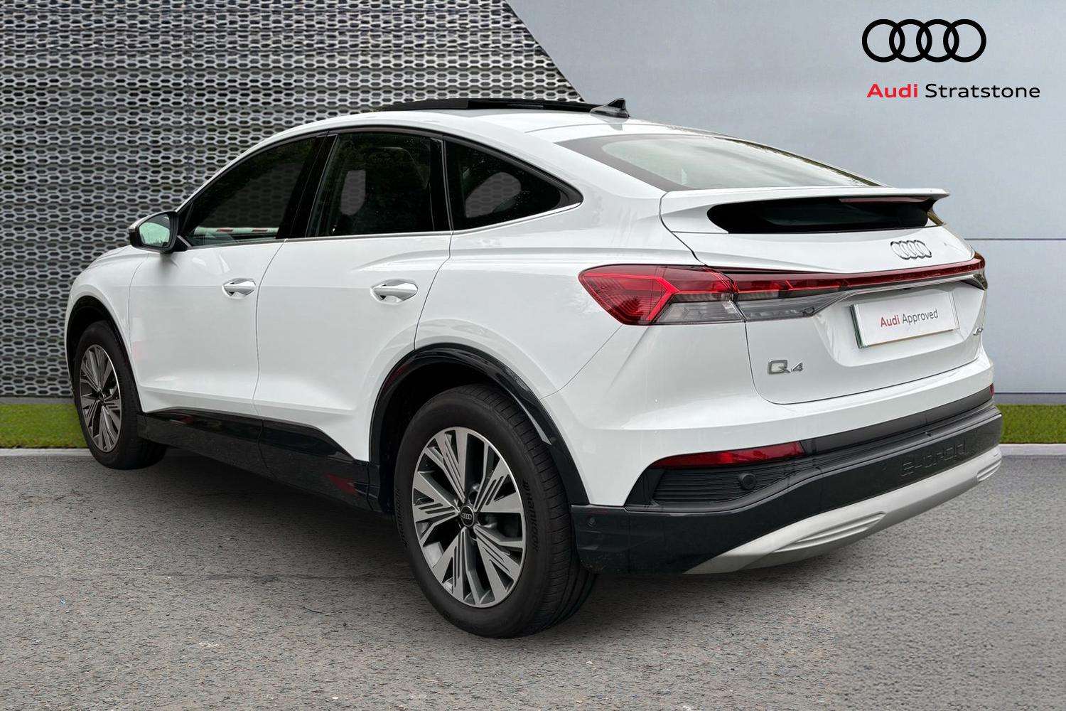 Used Audi Q4 e-tron 2024 for sale - 76902359: Photo 3