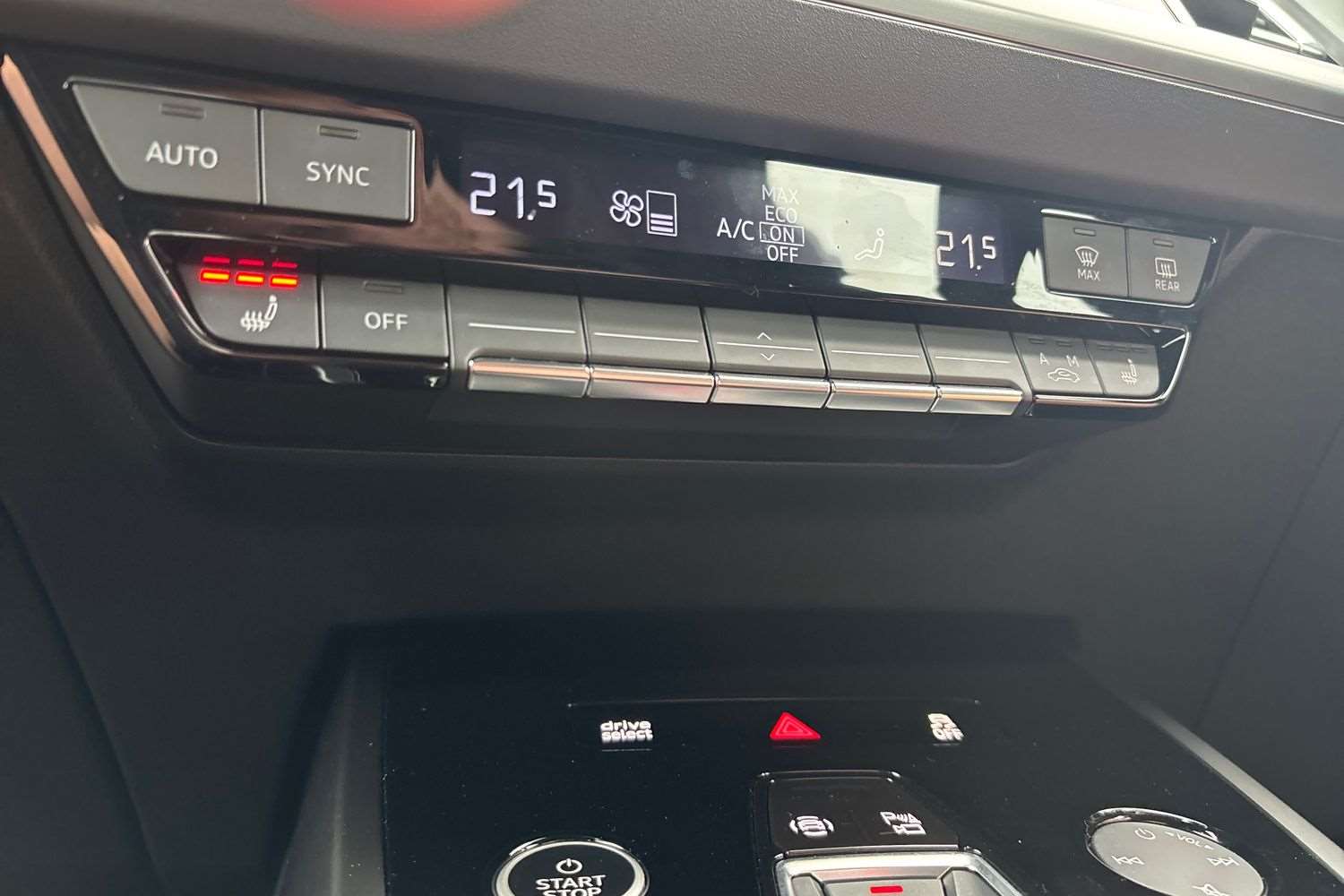 Used Audi Q4 e-tron 2024 for sale - 76902359: Photo 32