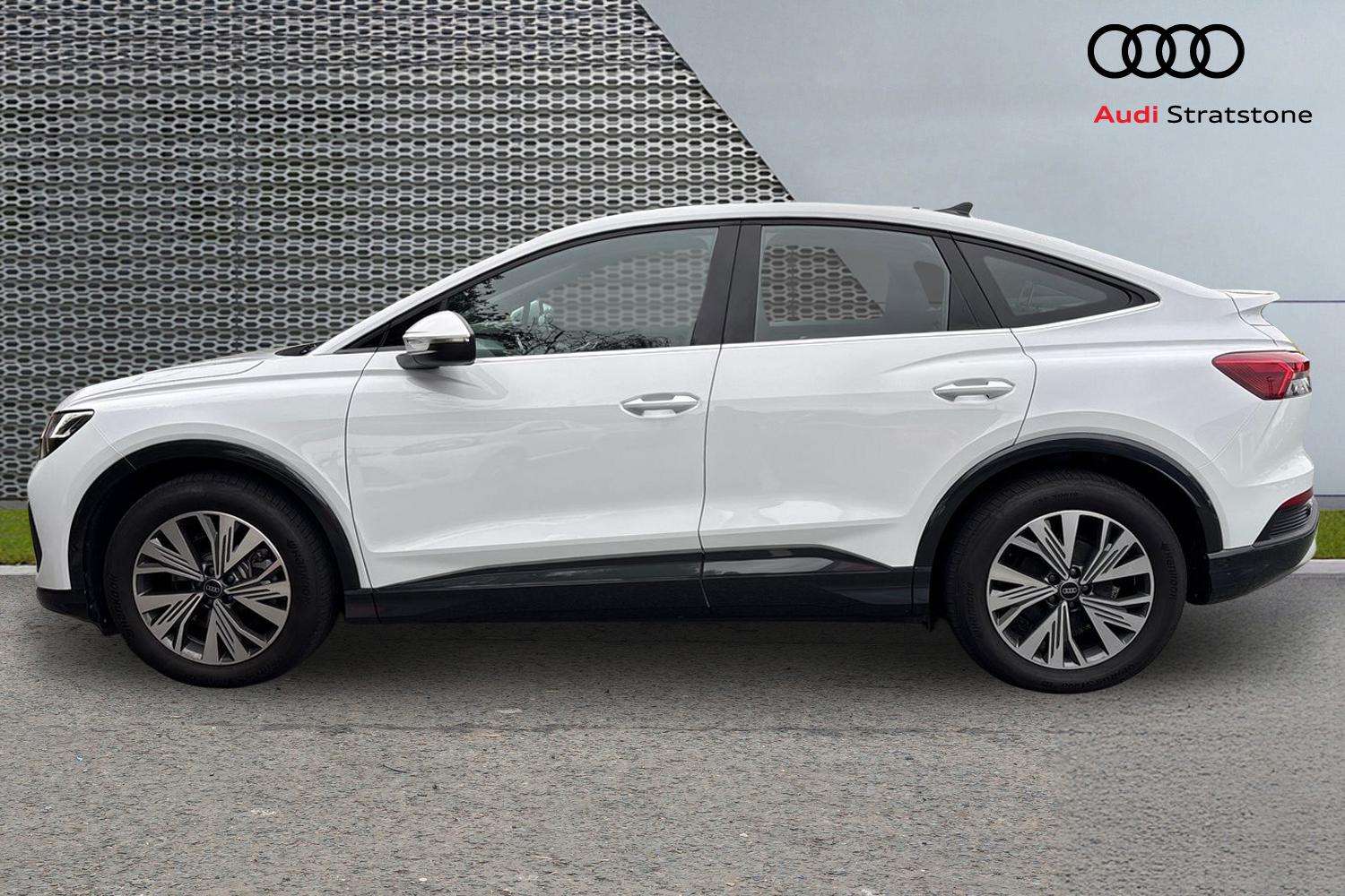 Used Audi Q4 e-tron 2024 for sale - 76902359: Photo 8