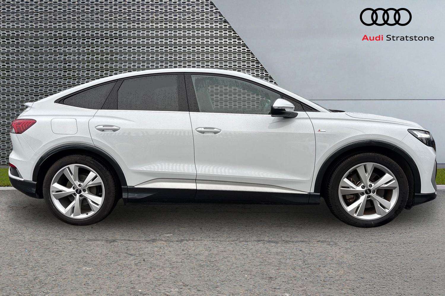Used Audi Q4 e-tron 2022 for sale - 77443466: Photo 4