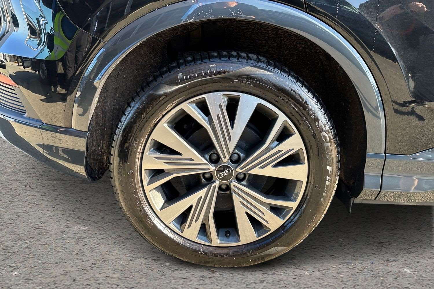 Used Audi Q4 e-tron 2025 for sale - 77810854: Photo 11