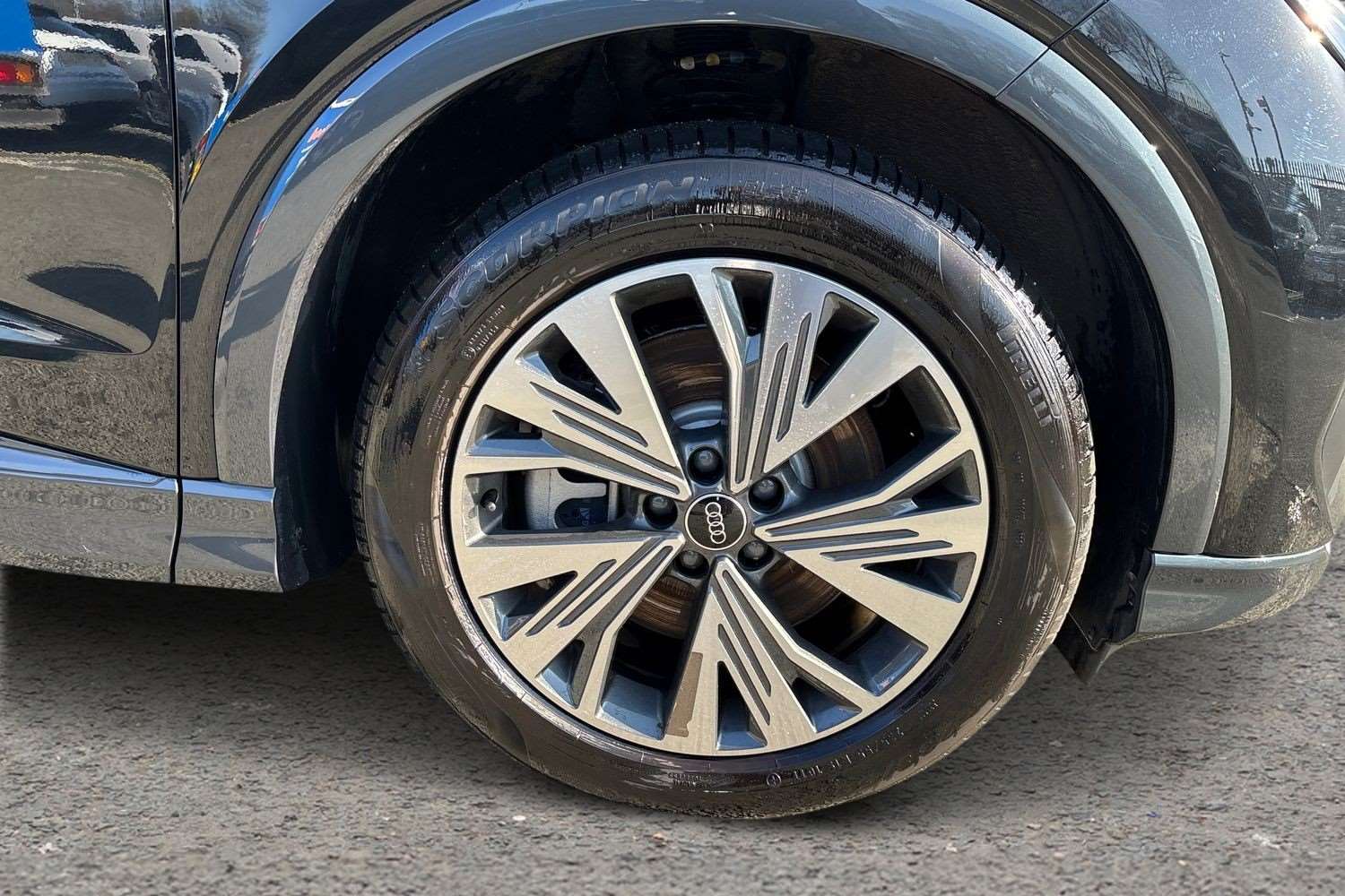 Used Audi Q4 e-tron 2025 for sale - 77810854: Photo 5