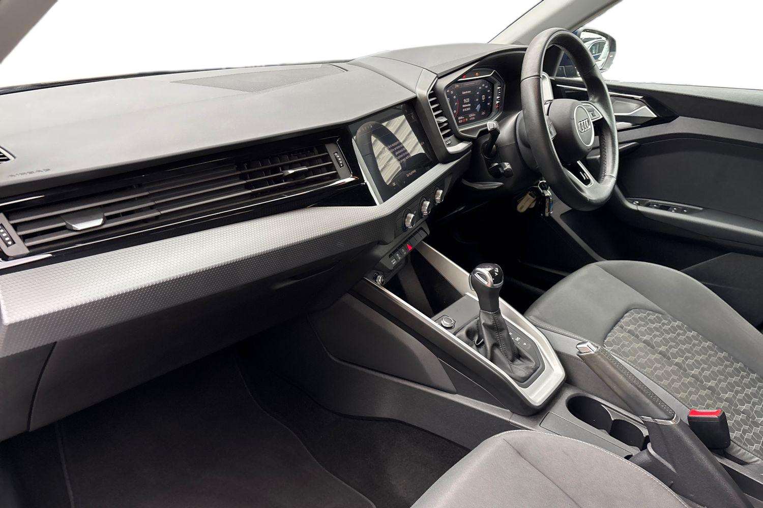 Used Audi A1 2023 for sale - 76218390: Photo 2