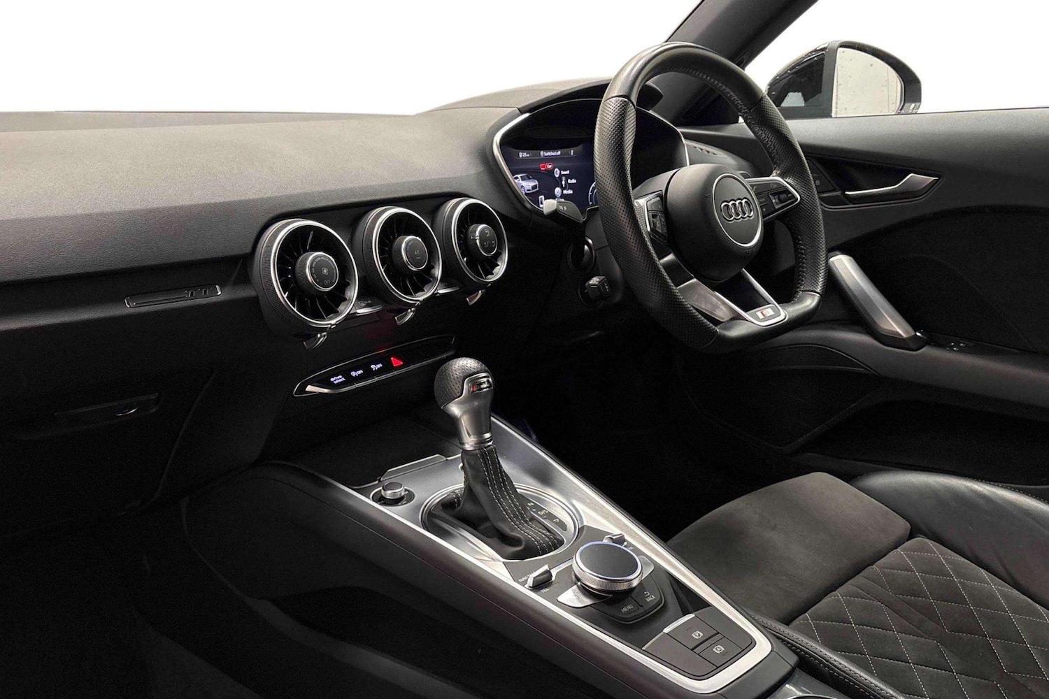 Used Audi TT 2022 for sale - 77842239: Photo 2