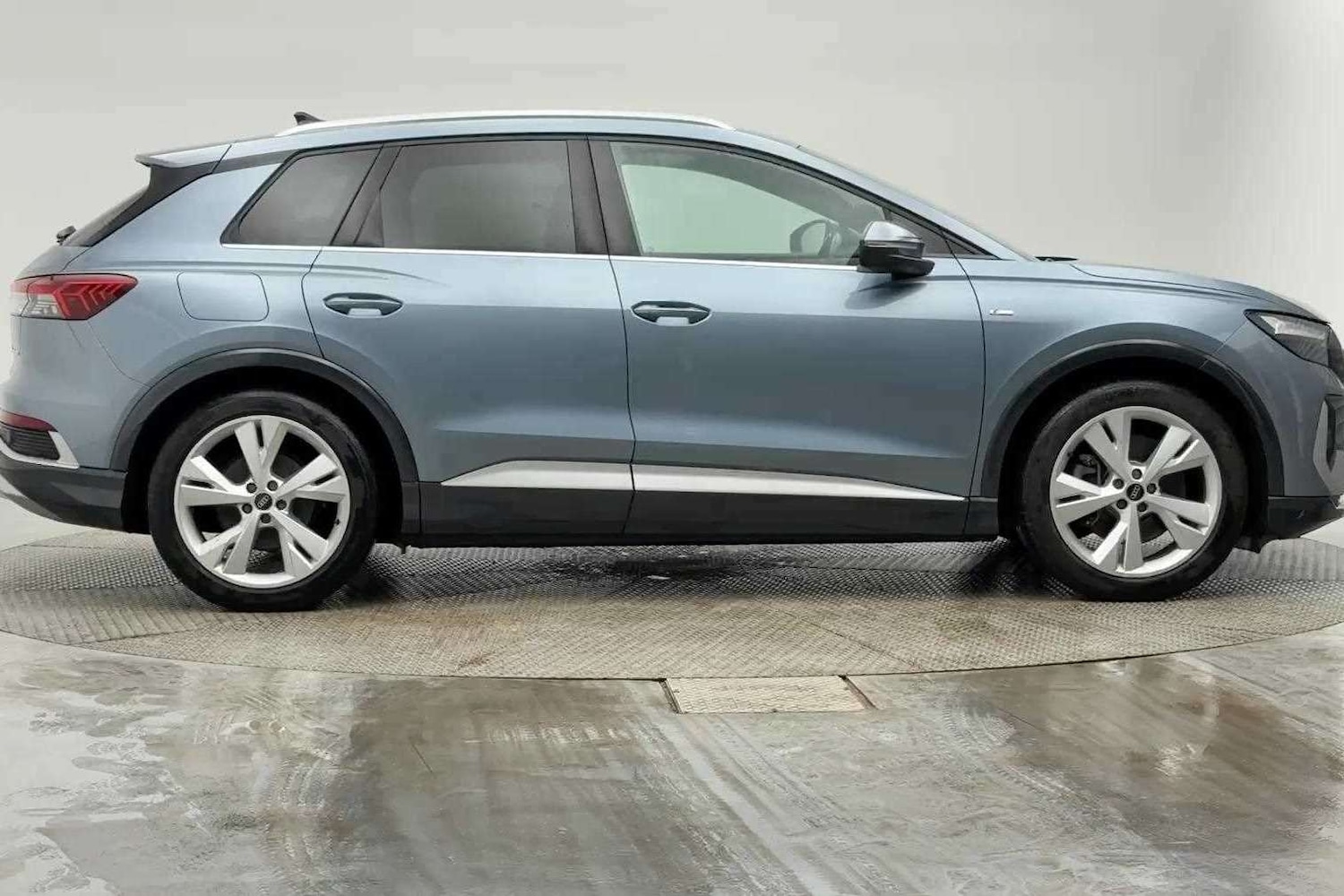 Used Audi Q4 e-tron 2023 for sale - 77601313: Photo 4