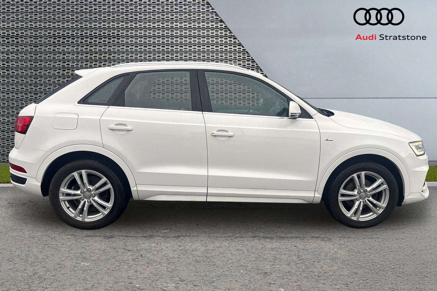 Used Audi Q3 2017 for sale - 77526846: Photo 4