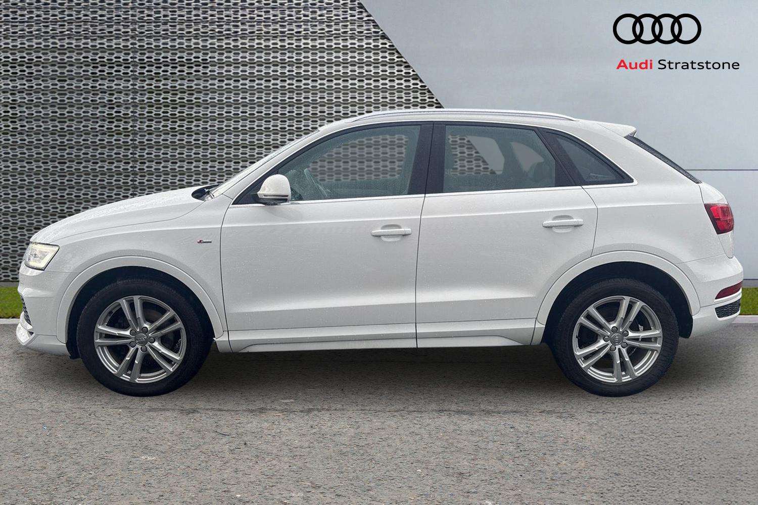 Used Audi Q3 2017 for sale - 77526846: Photo 8