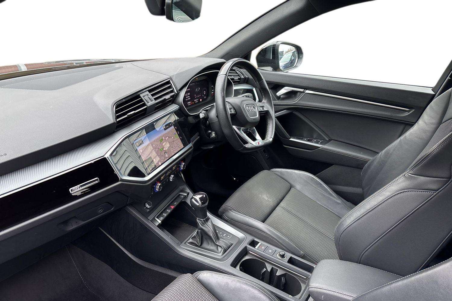 Used Audi Q3 2023 for sale - 77648803: Photo 2