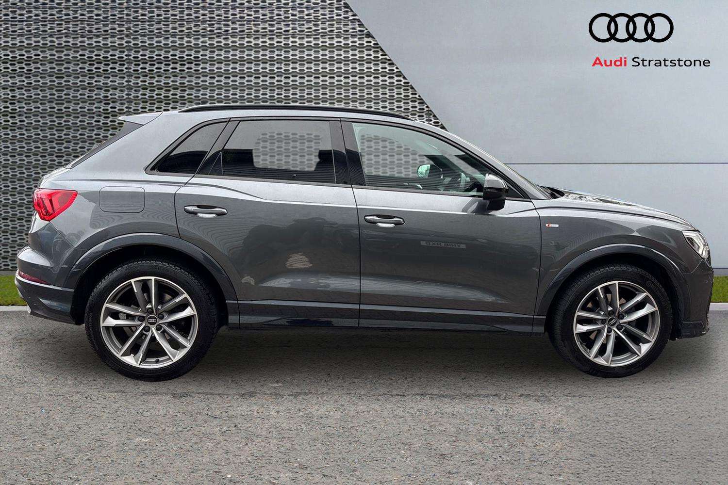 Used Audi Q3 2023 for sale - 77648803: Photo 4