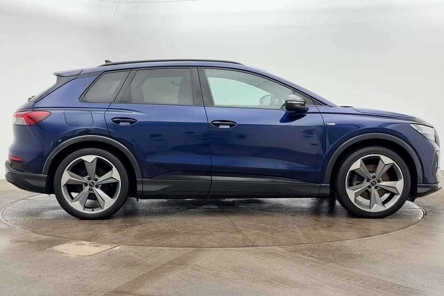 Used Audi Q4 e-tron 2023 for sale - 77561090: Photo 4