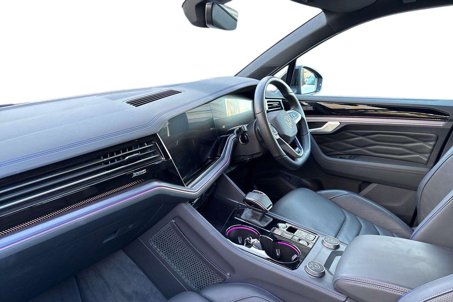 Used Volkswagen Touareg 2025 for sale - 77232968: Photo 2