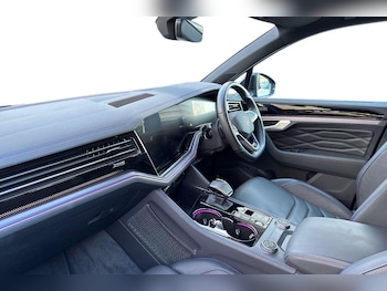 Used Volkswagen Touareg 2025 for sale - 77232968: Photo