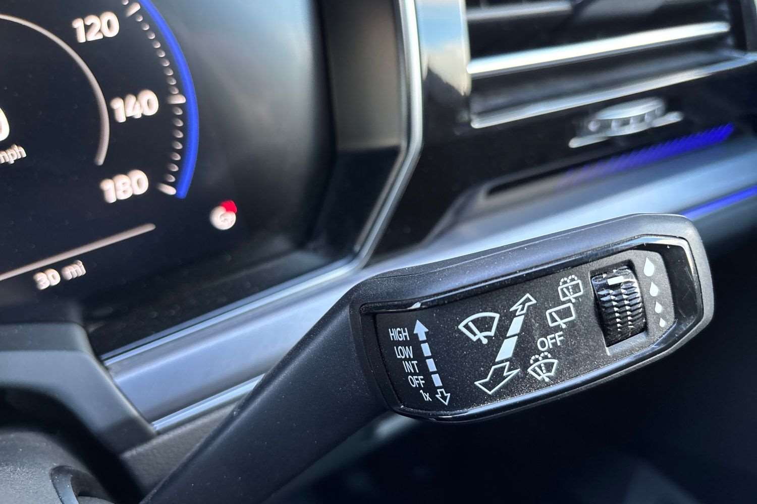 Used Volkswagen Touareg 2025 for sale - 77232968: Photo 34