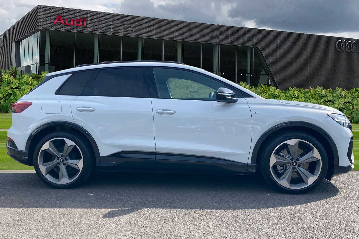 Used Audi Q4 e-tron 2024 for sale - 76938252: Photo 4