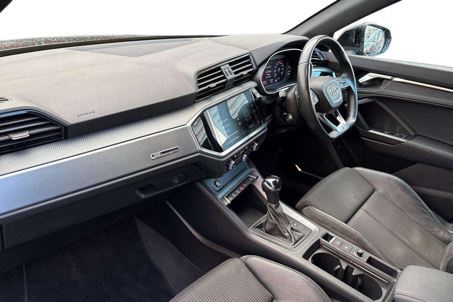 Used Audi Q3 2020 for sale - 76851574: Photo 2