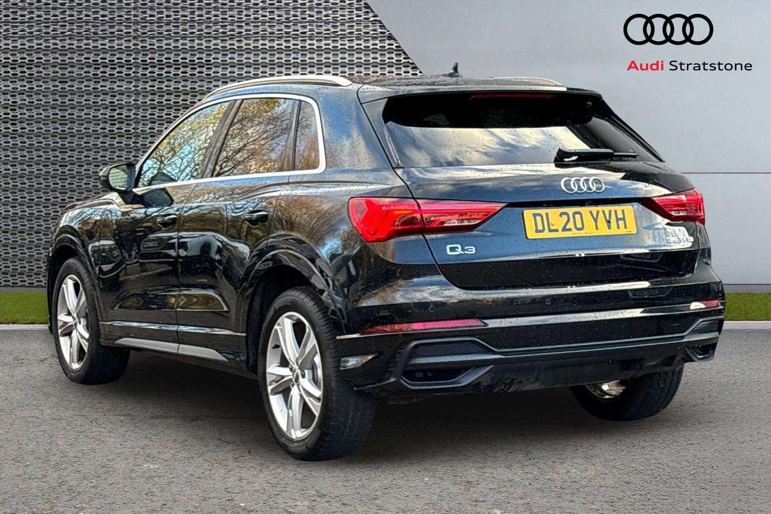 Used Audi Q3 2020 for sale - 76851574: Photo 3
