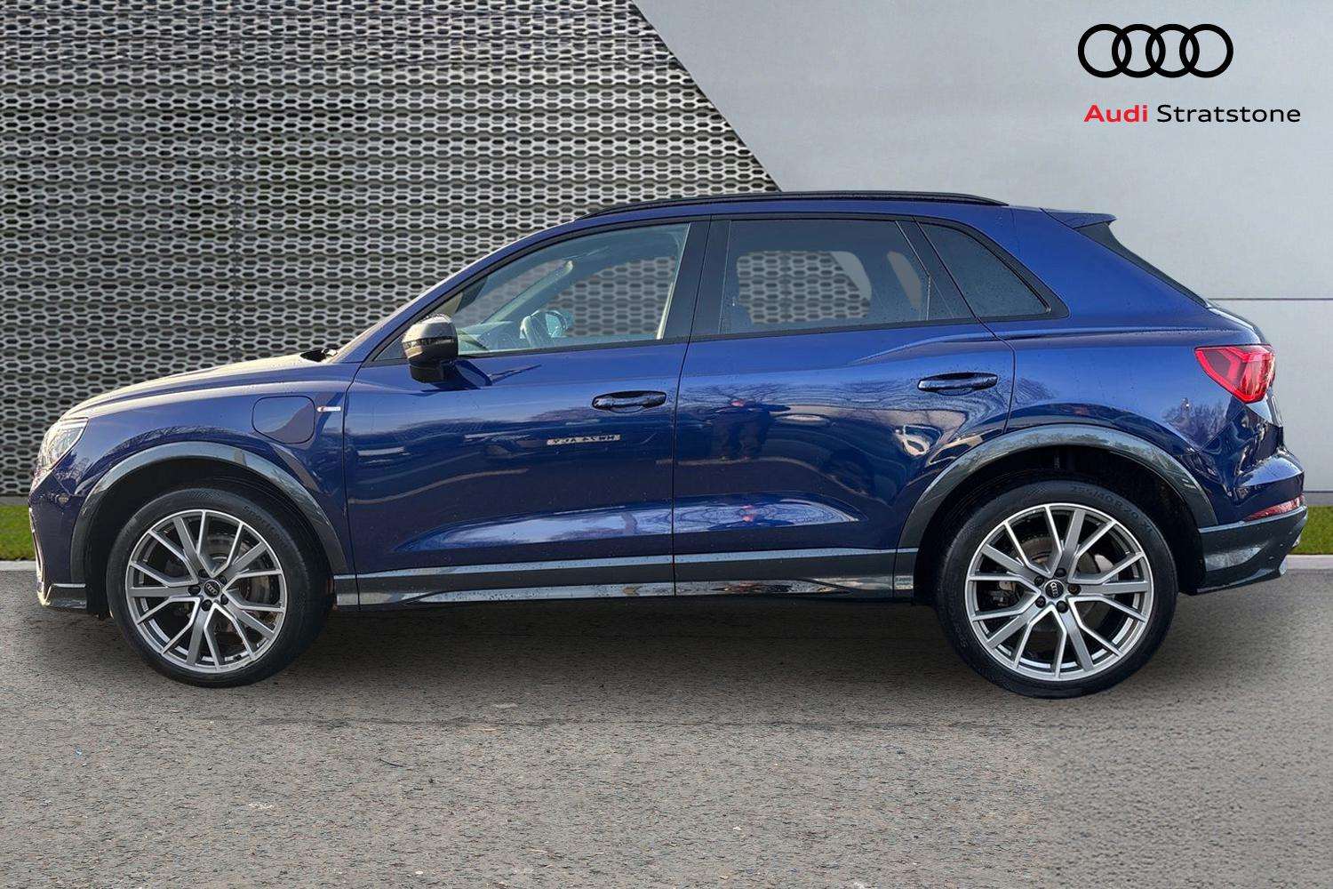 Used Audi Q3 2023 for sale - 77083105: Photo 8