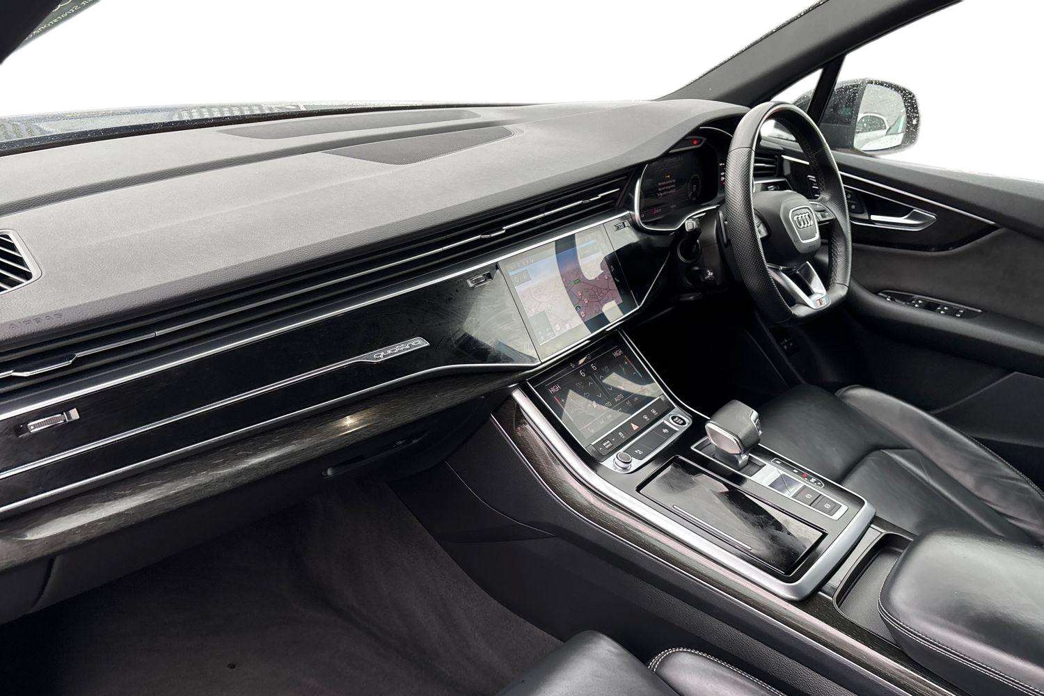 Used Audi Q7 2021 for sale - 77894475: Photo 2