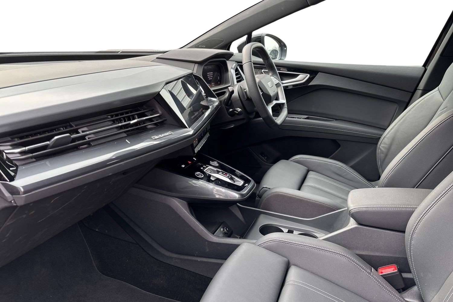 Used Audi Q4 e-tron 2025 for sale - 76435569: Photo 2