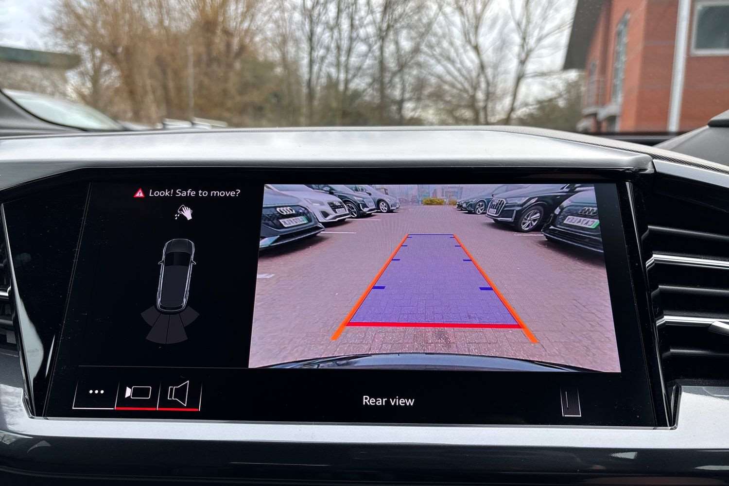 Used Audi Q4 e-tron 2025 for sale - 76435569: Photo 31