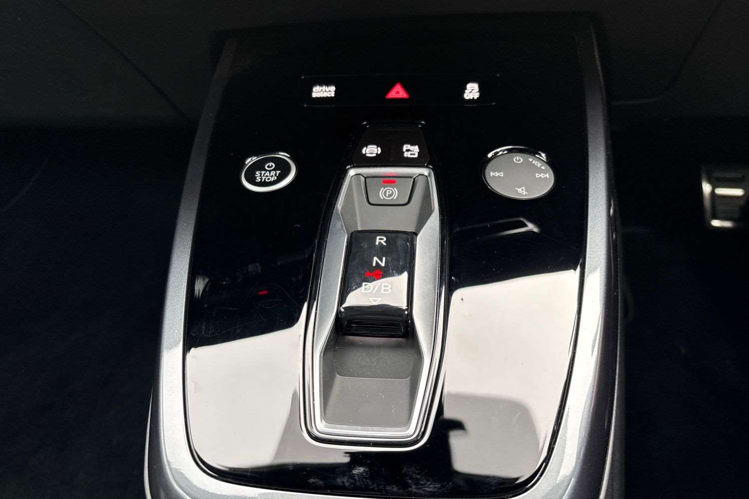 Used Audi Q4 e-tron 2025 for sale - 76435569: Photo 35