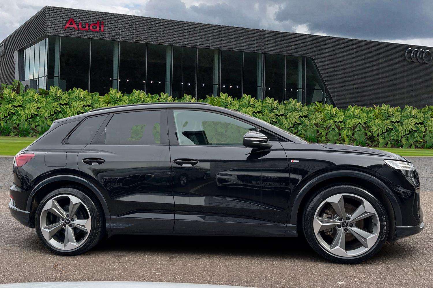 Used Audi Q4 e-tron 2025 for sale - 76435569: Photo 4