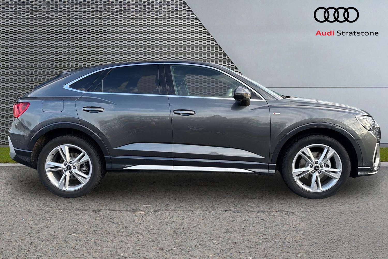 Used Audi Q3 2025 for sale - 76902389: Photo 4