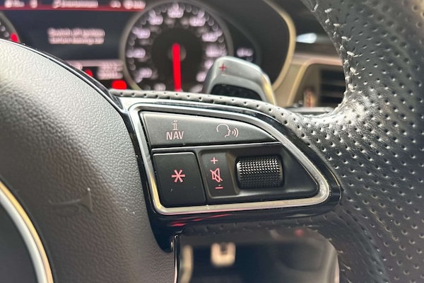 Used Audi RS6 2016 for sale - 76205200: Photo 17