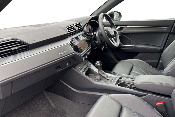 Used Audi Q3 2024 for sale - 76242566: Photo 2