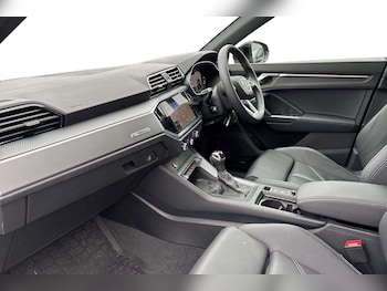 Used Audi Q3 2024 for sale - 76242566: Photo 2