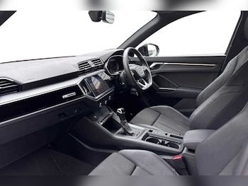 Used Audi Q3 2023 for sale - 75523090: Photo
