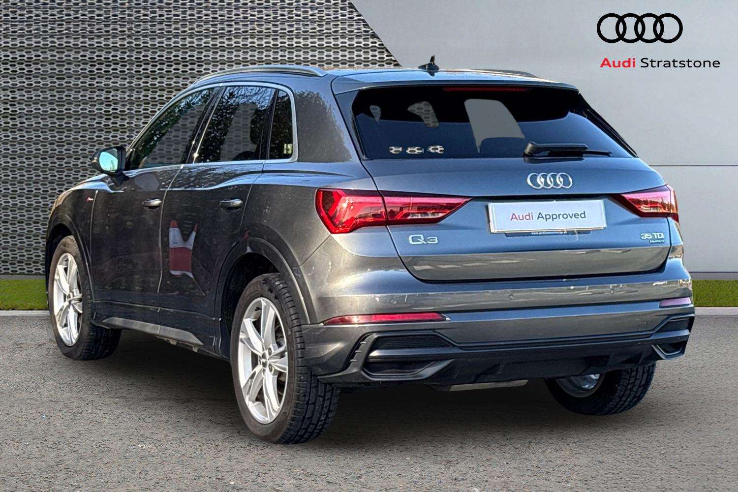 Used Audi Q3 2019 for sale - 76610589: Photo 3