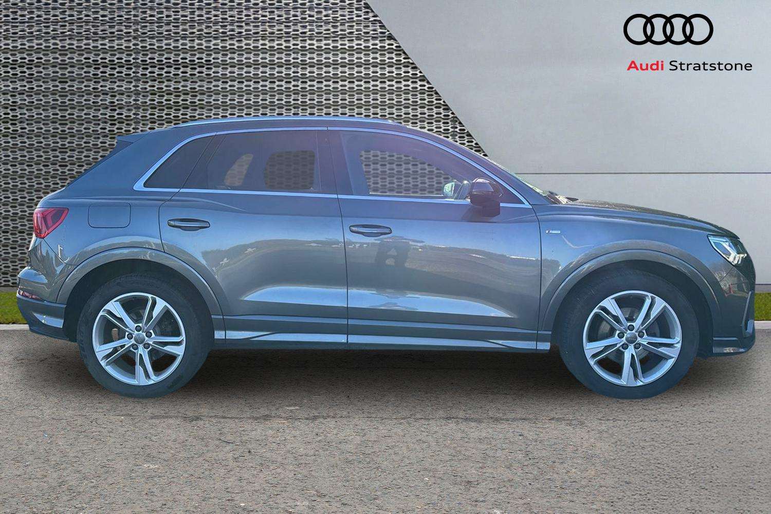 Used Audi Q3 2019 for sale - 76610589: Photo 4