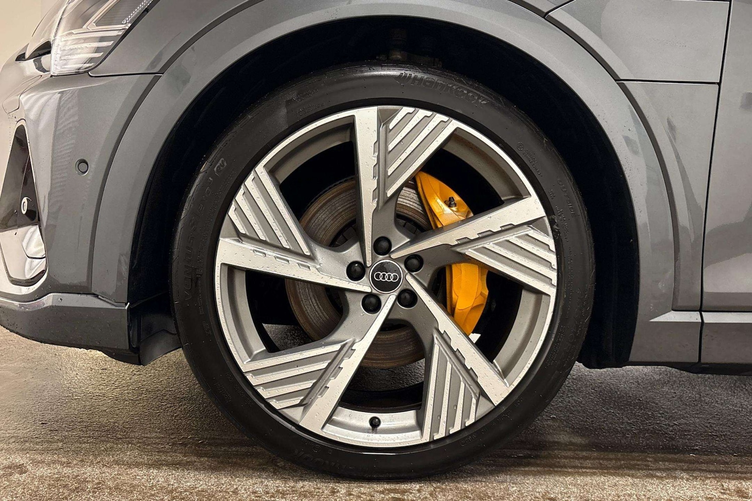 Used Audi e-tron 2022 for sale - 77270062: Photo 5