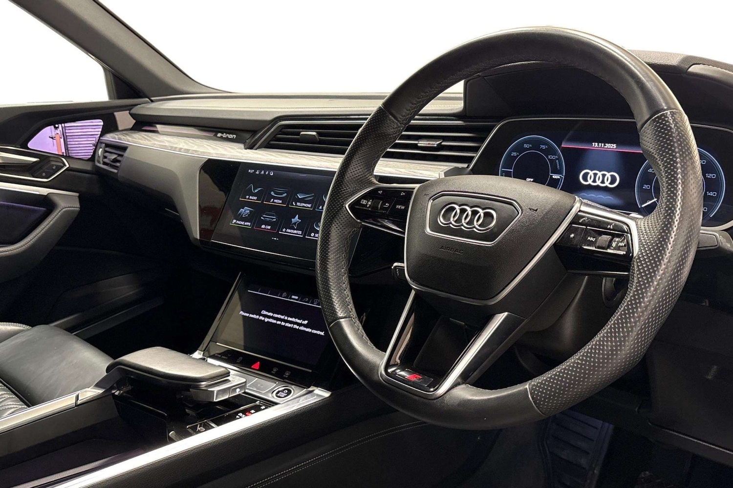 Used Audi e-tron 2022 for sale - 77270062: Photo 6