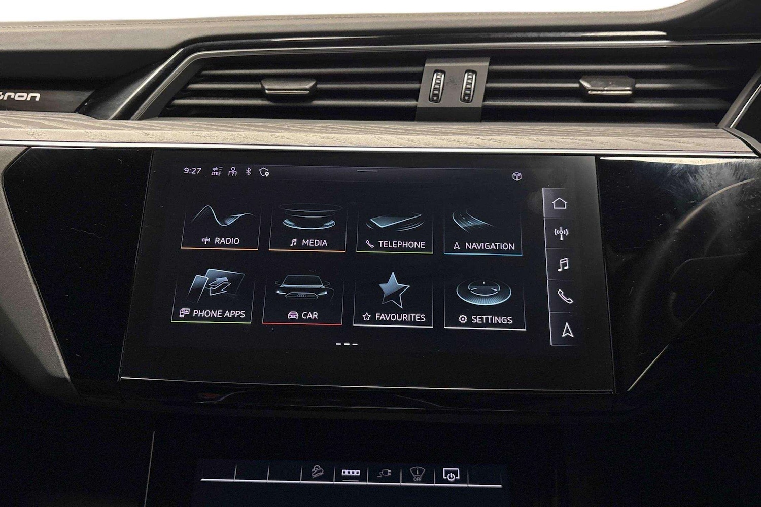 Used Audi e-tron 2022 for sale - 77270062: Photo 8