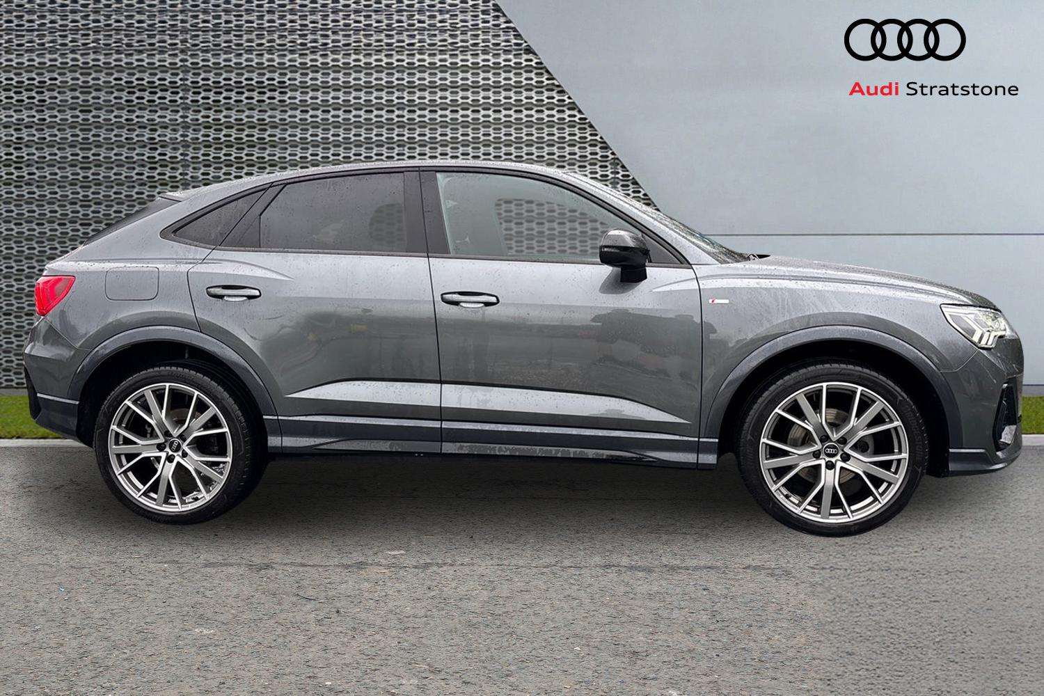 Used Audi Q3 2024 for sale - 77257365: Photo 4